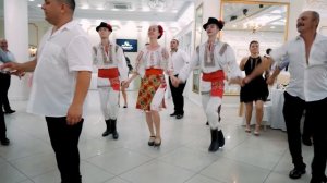 Așa-s nunțile la Cahul, joacă fiecare, de la mic la mare Dumitrița Vișnevschi și Formația face minu