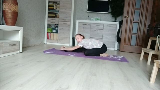 Учимся делать акробатический элемент: стойка на локтях смотреть онлайн