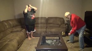 ЗЛОЙ ДЕД разбил Sony PlayStation 4 Наоборот/Evil grandfather crashed Sony PlayStation 4 Backwards.