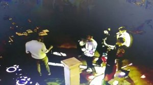 Учительница порвала на парне одежду