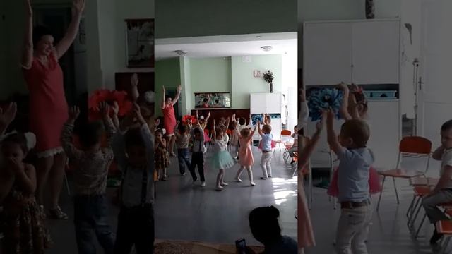 Танец 3. День мам. смотреть онлайн