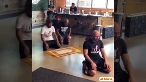 Майк Тайсон Читает Намаз