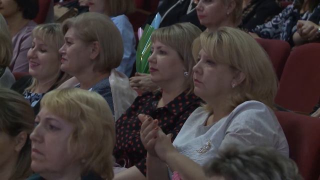 Новотроицкие педагоги получили премии главы города и компании Металлоинвест смотреть онлайн