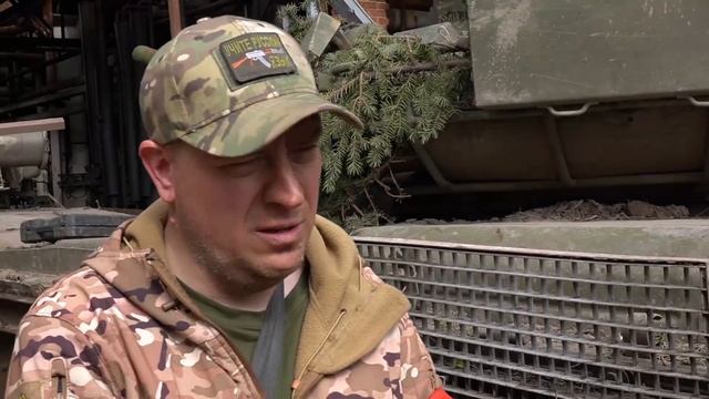 Кадры штурма российскими военнослужащими укрепрайона ВСУ в районе населенного пункта Спорное - 2 смотреть онлайн