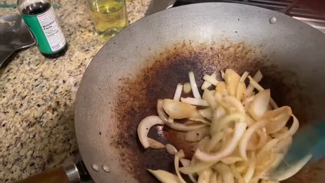 Теплый салат с мясом и овощами. смотреть онлайн