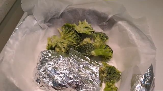 ЛОСОСЬ С БРОККОЛИ В ДУХОВКЕ?? ОЧЕНЬ ВКУСНО И ПОЛЕЗНО?? смотреть онлайн