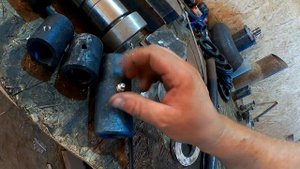 ПОВОРОТНЫЙ УЗЕЛ ЭКСКАВАТОРА-ЗЕМСНАРЯДА