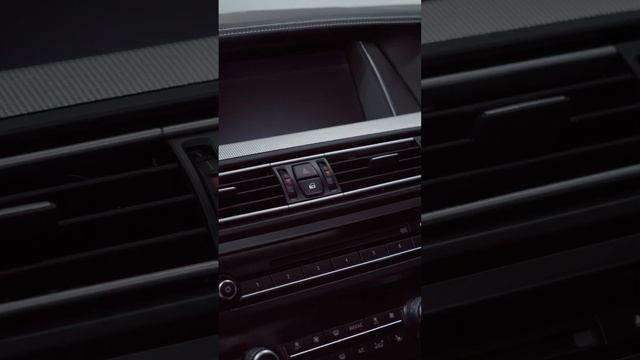 Sounds of a 2016 BMW M5 Pure Metal Silver Edition