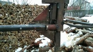 Дровокол пружинный самодельный. Первое испытание.