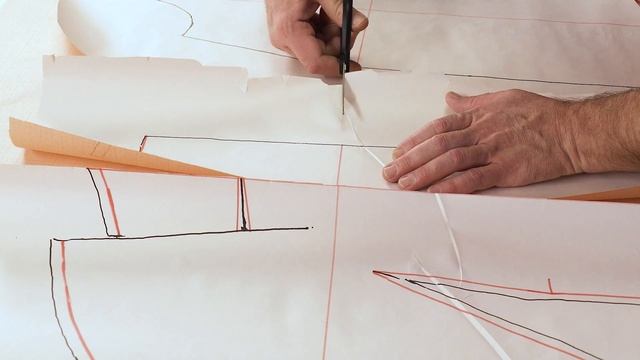 Куртка с подрезами и необычными рукавами. Подготовка лекал к раскрою изделия.