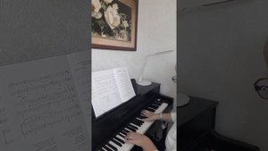"Отцвели уж давно хризантемы в саду"Петь и играть