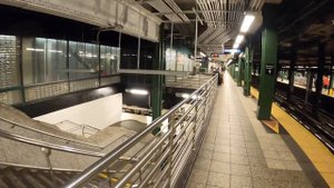 Почему такое грязное метро в Нью Йорке?