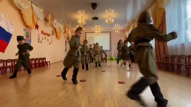 23 февраля старшая логопедическая группа «Лучики» смотреть онлайн