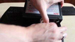 Замена аккумулятора APC Back-UPS ES 700