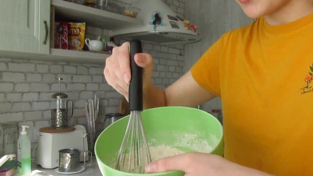 готовим завтрак? (блины атакуют) смотреть онлайн