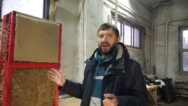 Собираем панель для дома из соломы. Экскурсия по производству соломенных панелей