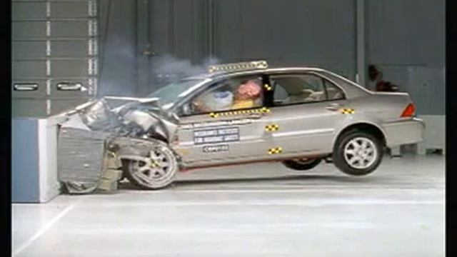 Mitsubishi Lancer  crash test