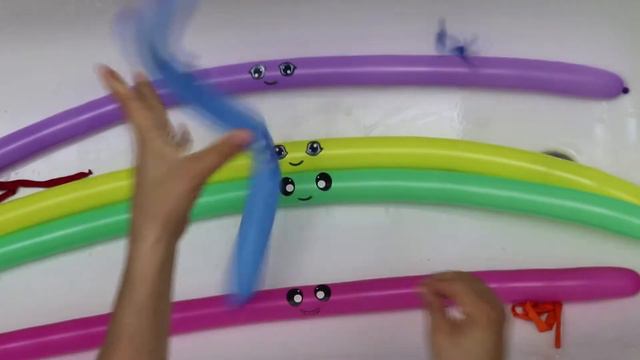 Развивающее видео Для детей Учим цвета Лопаем воздушные Шарики Поем песенку с колбаской смотреть онлайн