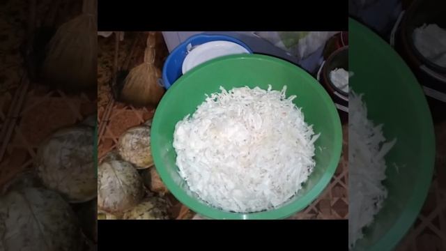 Квашу капусту с яблоками и морковью. смотреть онлайн