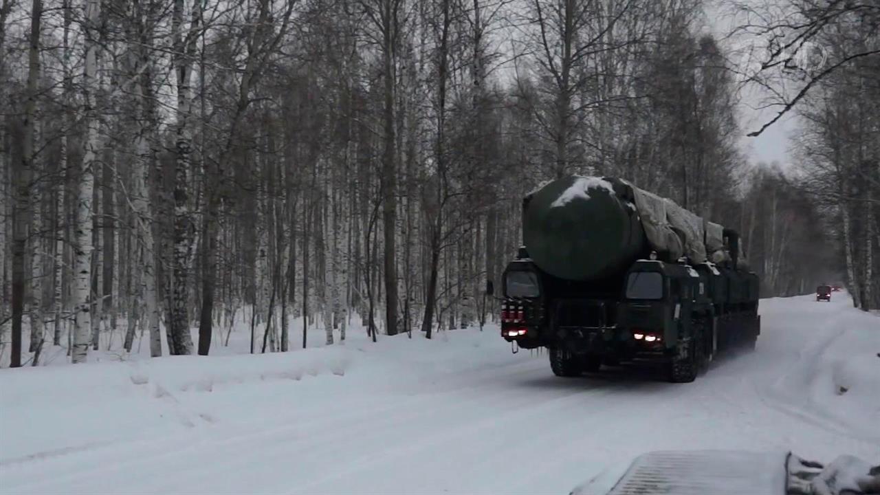 В Новосибирской области на маршруты боевого патрулирования вышли ПГРК "Ярсы"