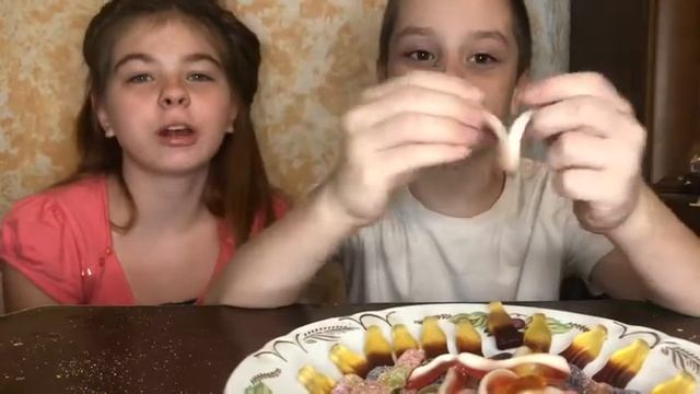 Вкусняшки червяки? смотреть онлайн