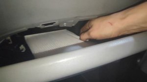 Suzuki Alto 2010 pollen filter change