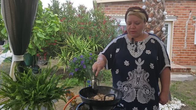 Готовлю на природе. Накрыла стол .Дагестанское блюдо. Семья которая живёт на хуторе.