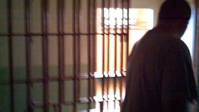 Entering solitary confinement смотреть онлайн