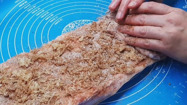 Рулет из сала с секретом красоты ! Подчеревок так просто  и вкусно готовить одно удовольствие !