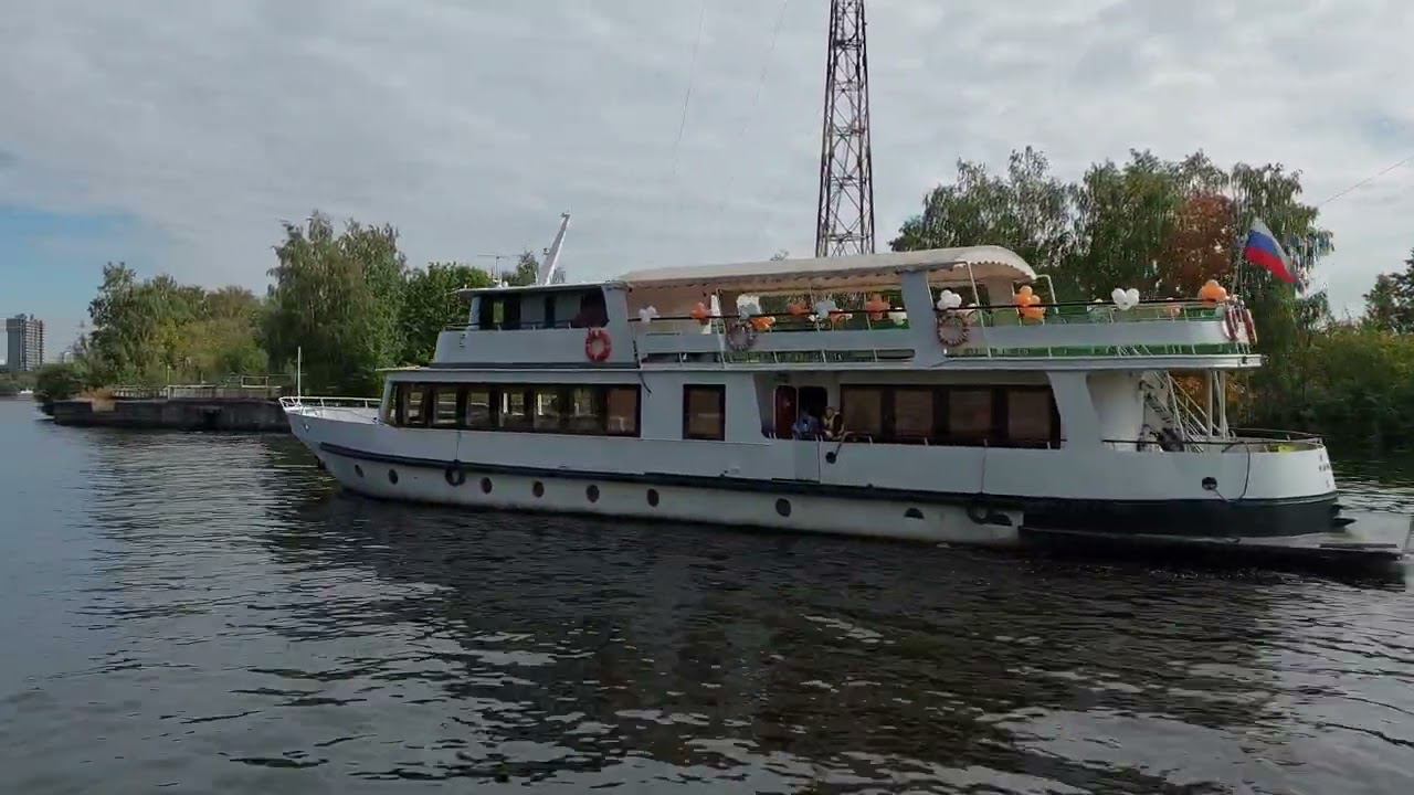 Теплоход УНИКУМ на реке #арендатеплоходов