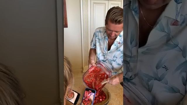 БЕЛОНИКА и кондитер Александр Селезнёв готовят торт ЛИНЦЕР 2 часть смотреть онлайн