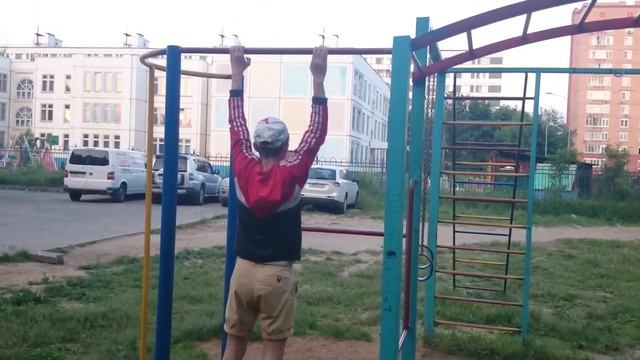 подтягивание, отжимание на брусьях, выпады ногами, отжимание / 14.06.2015 г. смотреть онлайн