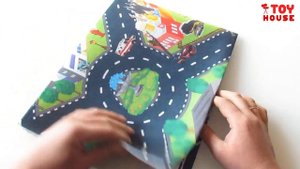 Игровой коврик для машинок моделек с дорогой и пожарной станцией.