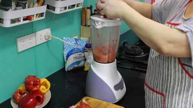 Перец фаршированный овощами на зиму в густой томатной заливке. Очень вкусно!