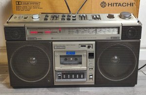 Винтажный бумбокс Hitachi TRK-8800E в хорошем состоянии-ЯПОНИЯ-Годы выпуска 1981 - 1982