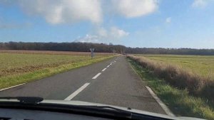 В КАКИХ ДОМАХ ЖИВУТ ФРАНЦУЗЫ в деревне.Каменные деревни по 600-700 лет во Франции.Жизнь во Франции