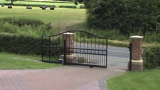 Electric Gates, CAME Sliding electric gate motor. GateInstaller.co.uk