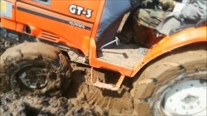 вытаскиваем из болота Японский трактор, и блондинка укрощает мустанга