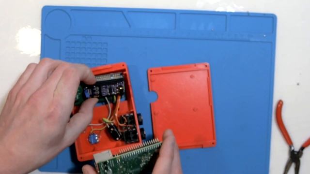 The SquishBox: a Raspberry Pi Synthesizer смотреть онлайн