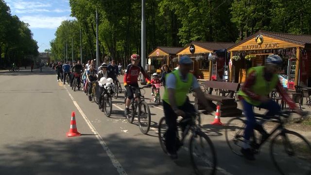 В Лесопарке прошёл массовый велопробег