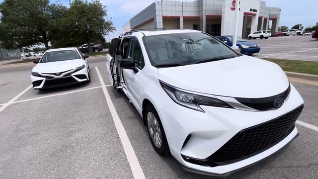 2023 Toyota Sienna XSE all wheel drive￼ смотреть онлайн