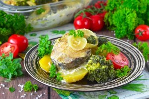 КАК ПРИГОТОВИТЬ СТЕЙК ТРЕСКИ В ДУХОВКЕ