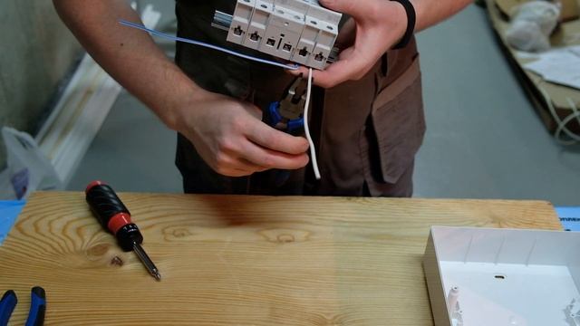 Электричество в гараже смотреть онлайн