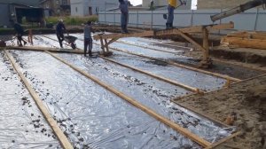 Заливаем подбетонку