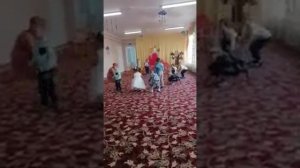 танец с листочками! Младшая группа