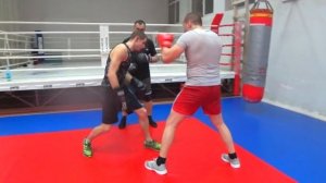 День боксера – зарядка, питание, работа и тренировка по боксу