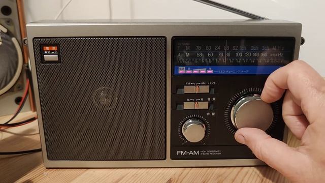 NATIONAL Panasonic RF-U80. Удивительный приемник! Прием АМ\ФМ. смотреть онлайн