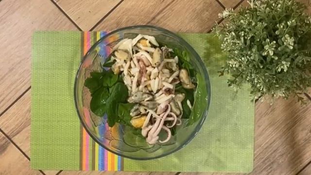 Вкуснейший ПП салат со шпинатом и морепродуктами