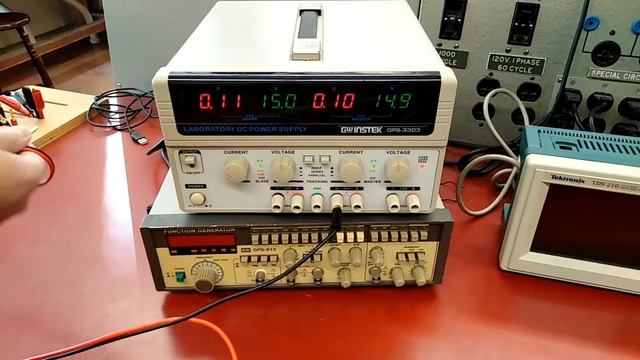 How to use a DC Power Supply (GPS-3303) смотреть онлайн