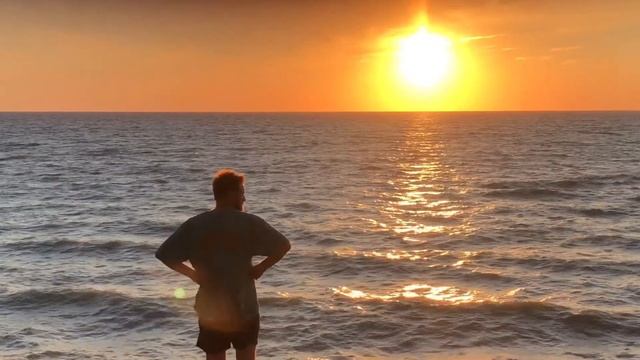 Стоишь на берегу и чувствуешь соленый запах ветра смотреть онлайн